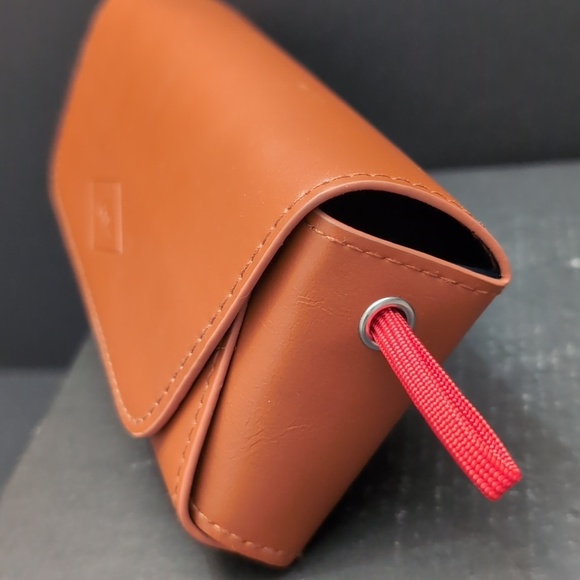 Fossil Brown Leather Magnetic Fold Over Eyeglasses Case. - Picture 4 of 8